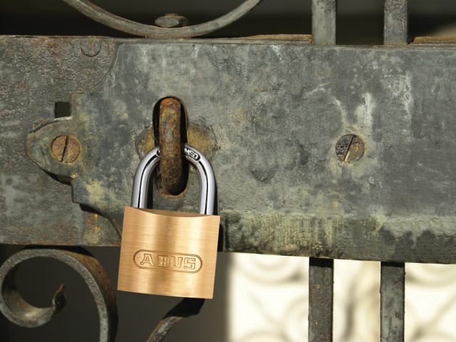 55/25mm Brass Padlock ABU5525 - Image 2