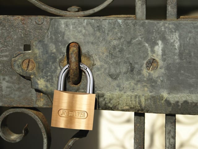 55/30mm Brass Padlock ABU5530 - Image 2