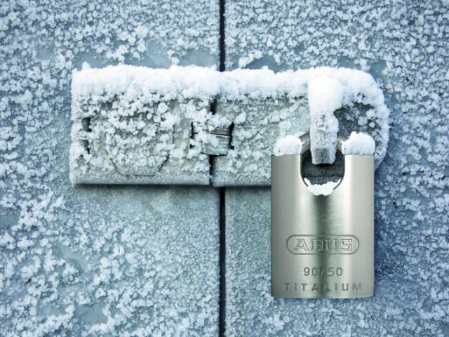90RK/50mm TITALIUM Padlock Closed Shackle Keyed Alike 2745 ABUKA56991 - Image 3