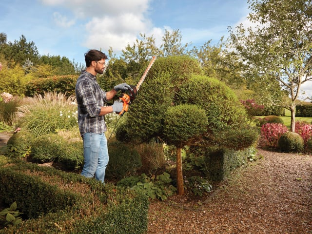 BEHTS501 Hedge Trimmer 60cm 600W 240V B/DBEHTS501 - Image 3