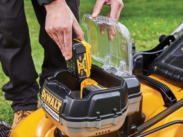 DCMW564P2 XR Brushless Lawnmower 18V 2 x 5.0Ah Li-ion DEWDCMW564P2 - Image 4