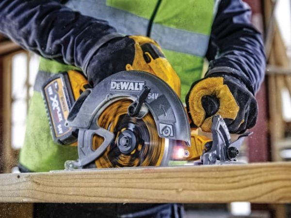 DCS578X2 XR FlexVolt Circular Saw 190mm 54V 2 x 9.0Ah Li-ion DEWDCS578X2 - Image 2