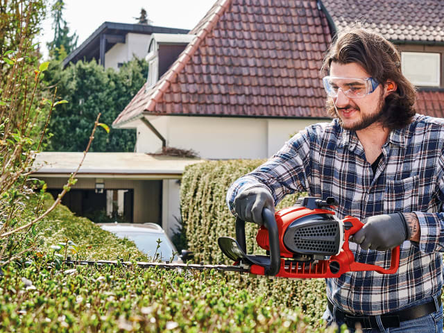 GE-PH 2555A Petrol Hedge Trimmer 55cm 0.85kW EINGEPH2555A - Image 2