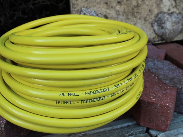 Heavy-Duty Reinforced Builder's Hose 30m 12.5mm (1/2in) Diameter FAIHOSE30B12 - Image 3