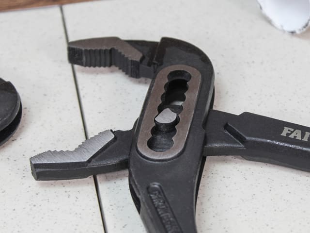 Water Pump Pliers Twin Pack 250mm & 300mm FAIPLWPTWIN - Image 2