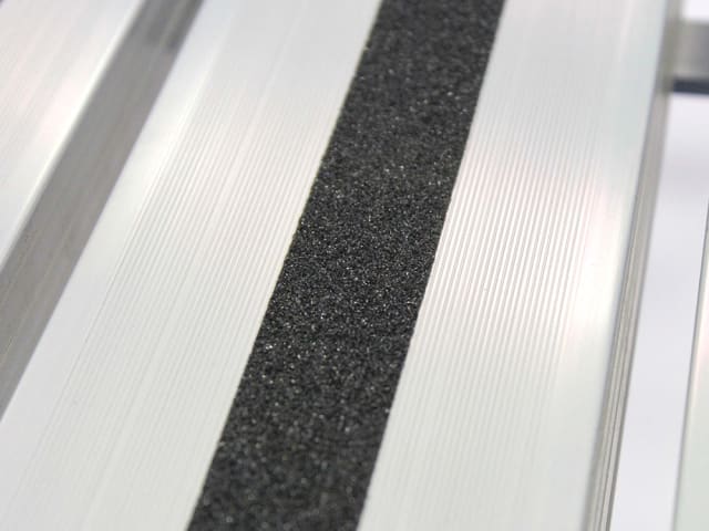 Fold Away Step Up Aluminium L100 x H52 x W30cm FAISTEPUP3 - Image 4
