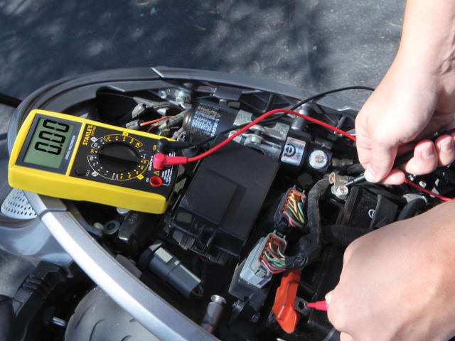 AC/DC Digital Multimeter INT077364 - Image 4
