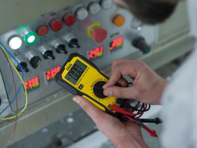 FatMax® Basic Digital Multimeter INT082565 - Image 3