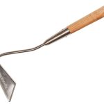 Stainless Steel Long Handled 3-Edged Hoe -  FSC® K/S70100037