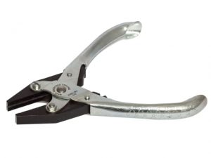Flat Nose Pliers Serrated Jaw 160mm (6.1/4in) MAU4860160