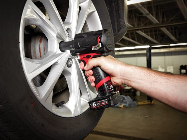 M12 FIWF12-622X FUEL Impact Wrench Kit 12V 1 x 2.0Ah & 1 x 6.0Ah Li-ion MILM12FIW12X - Image 3
