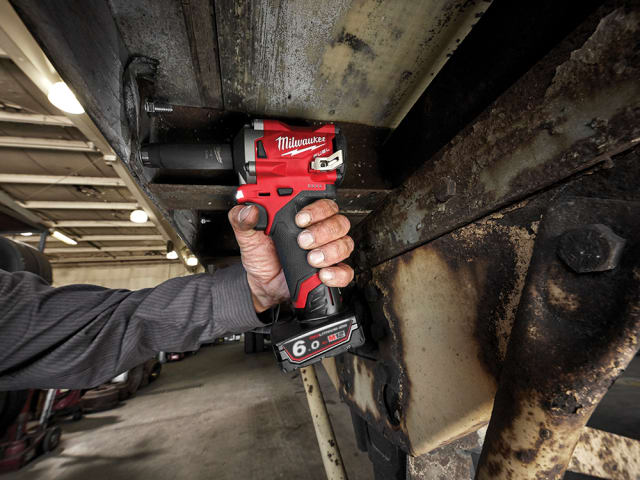 M12 FIWF12-622X FUEL Impact Wrench Kit 12V 1 x 2.0Ah & 1 x 6.0Ah Li-ion MILM12FIW12X - Image 4