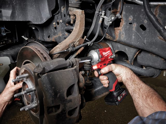 M12 FIW38-622X FUEL Impact Wrench Kit 12V 1 x 2.0Ah & 1 x 6.0Ah Li-ion MILM12FIW38X - Image 3