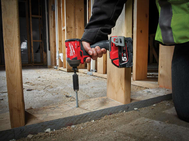 M18 FID2-502X FUEL 1/4in Hex Impact Driver 2 x 5.0Ah Li-ion MILM18FID25X - Image 2