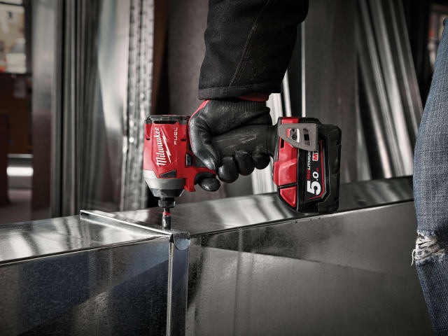 M18 FID2-502X FUEL 1/4in Hex Impact Driver 2 x 5.0Ah Li-ion MILM18FID25X - Image 4