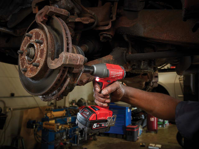 M18 ONEIWF38-502X Fuel ONE-KEY 3/8in F Ring Impact Wrench 18V 2 x 5.0Ah Li-ion MILM18OIW38 - Image 3
