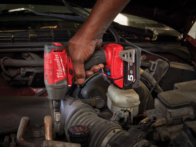 M18 ONEIWF38-502X Fuel ONE-KEY 3/8in F Ring Impact Wrench 18V 2 x 5.0Ah Li-ion MILM18OIW38 - Image 4