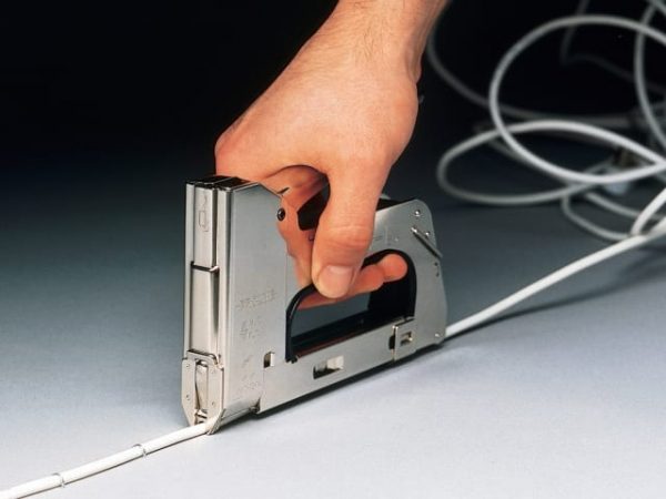 R36 Heavy-Duty Cable Tacker (No.36 Cable Staples) RPDR36 - Image 2