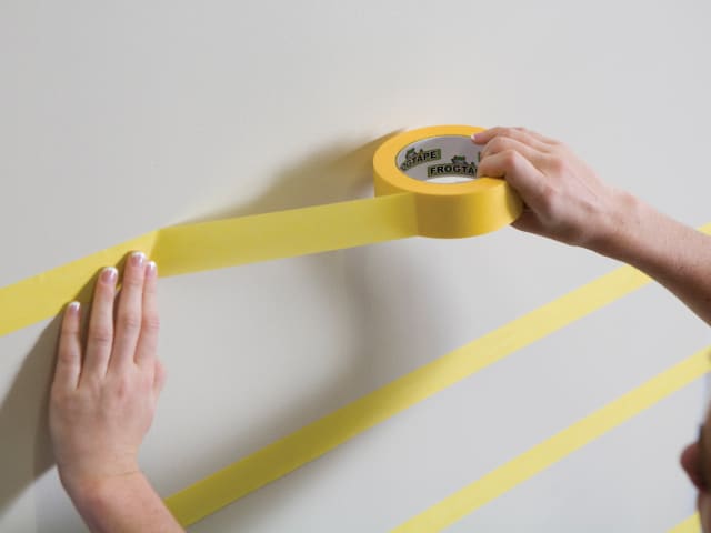 FrogTape® Delicate Surface Masking Tape 24mm x 41.1m - Hang Pack SHU104924 - Image 4