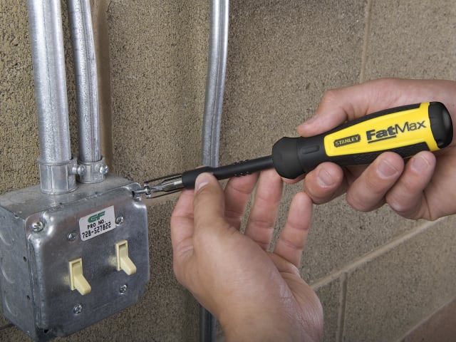 FatMax® Clip-N-Grip Multibit Screwdriver STA969188 - Image 3