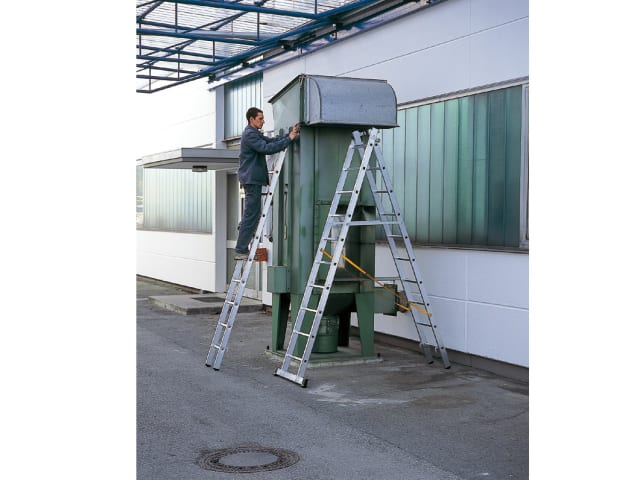 Skymaster Industrial 3-Part Combination Ladder 3 x 8 Rungs ZAR41521 - Image 3